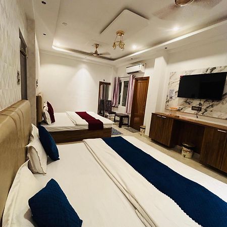 Mm Grand Otel Varanasi Dış mekan fotoğraf