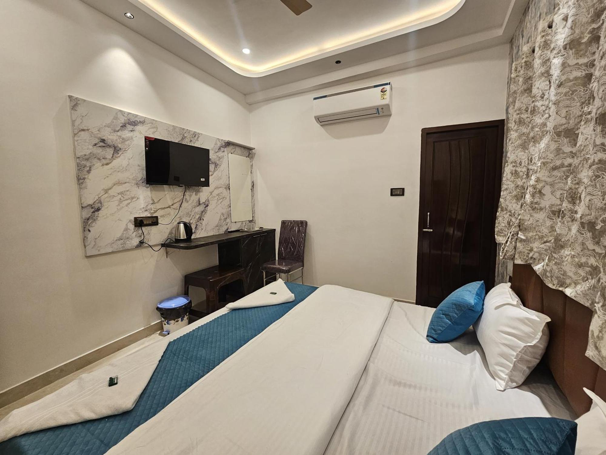 Mm Grand Otel Varanasi Dış mekan fotoğraf