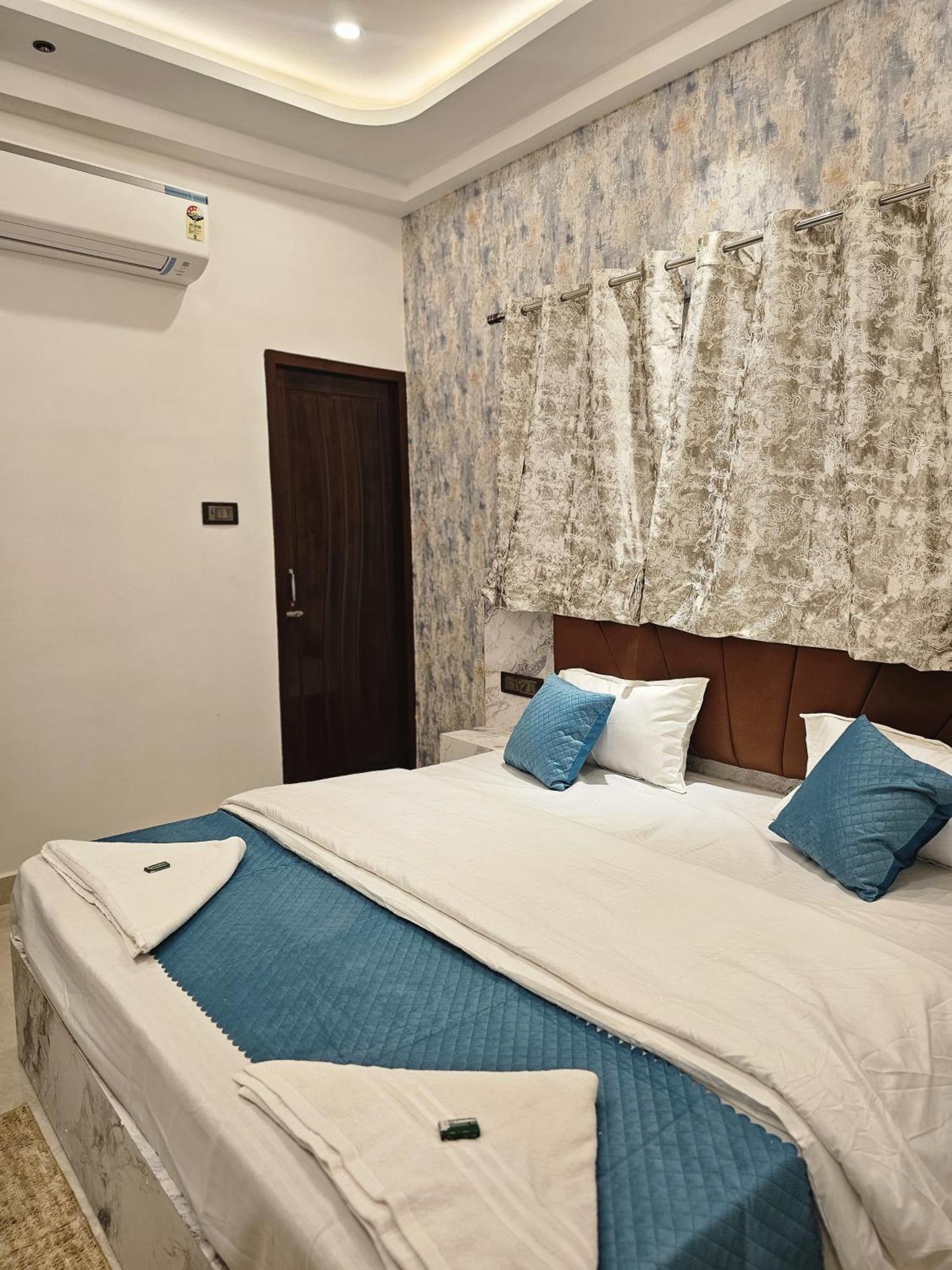 Mm Grand Otel Varanasi Dış mekan fotoğraf