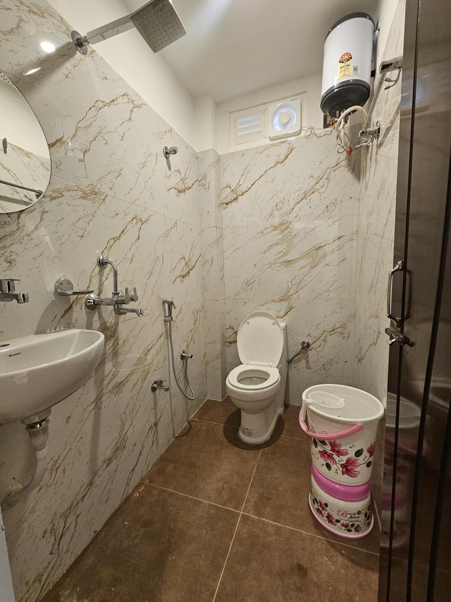 Mm Grand Otel Varanasi Dış mekan fotoğraf